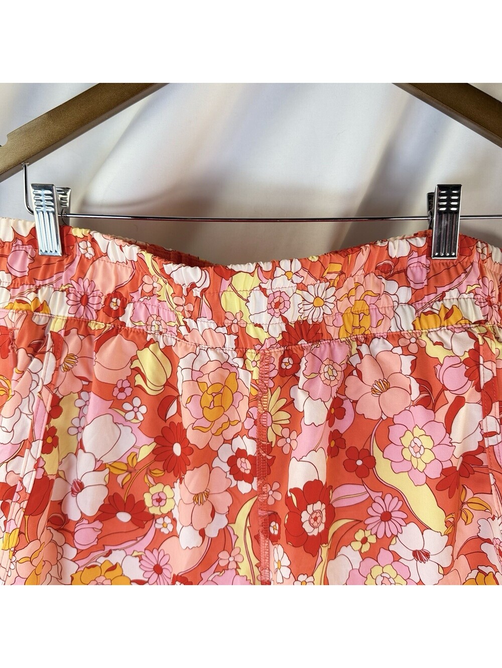 Avia Womens Orange Floral Running Shorts L Stretch Waist Zip Pocket Lined - Picture 4 of 8